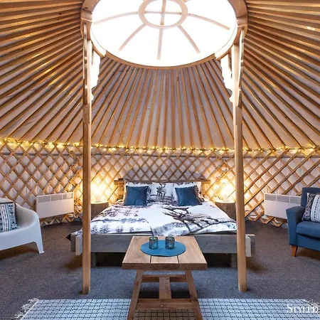 Lüks kamp alanı Yurt District