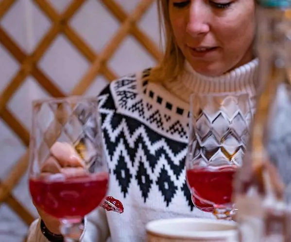 Yurt District Роскошный шатер Рованиеми