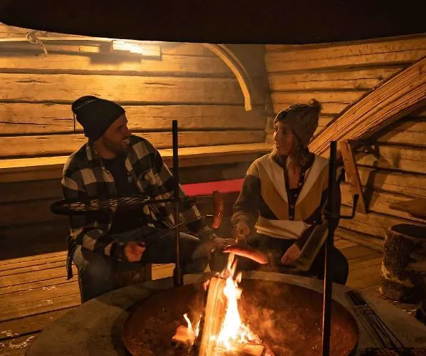 Роскошный шатер Yurt District Рованиеми